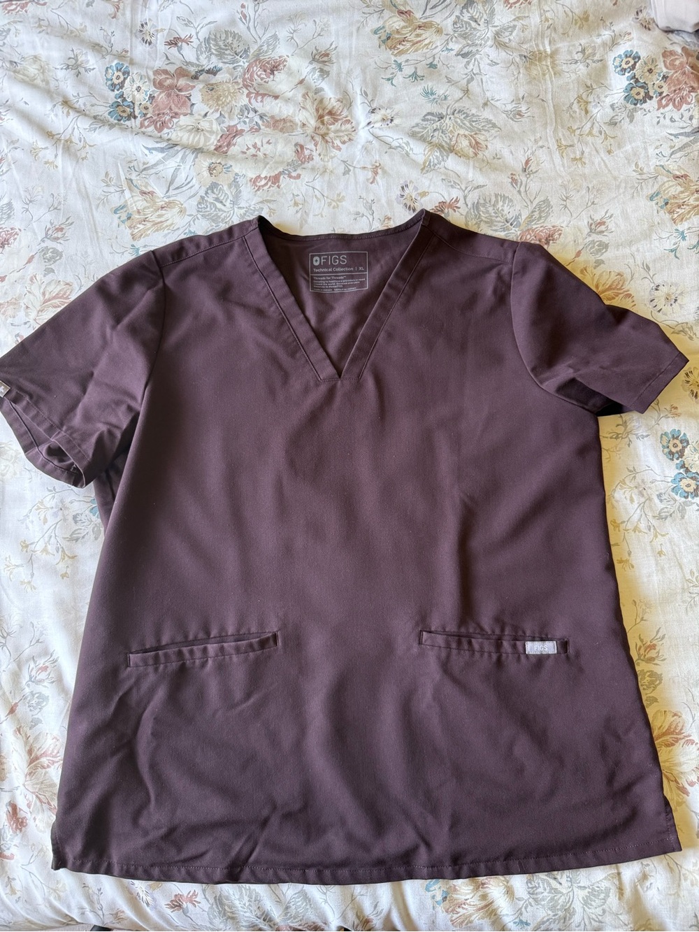 EUC FIGS Espresso Casma size XL